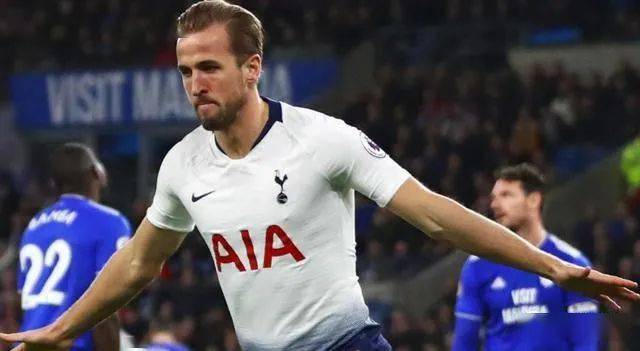  热刺防线送礼不断，利兹联逆转取胜终结五轮不胜  