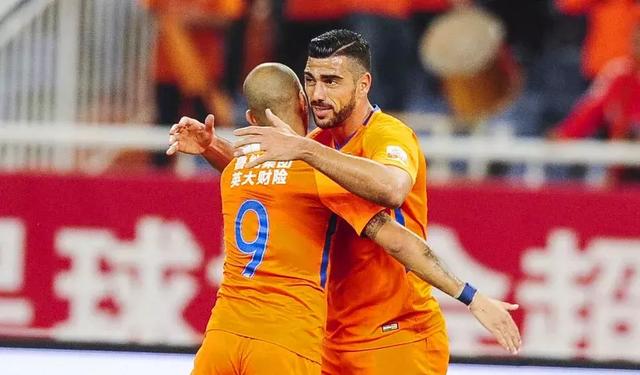  德甲联盟宣布缩减外援名额引发各队不满情绪