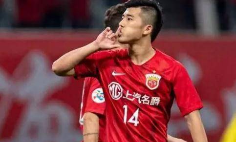  马赛德比战平局收场，球迷冲突引发关注  