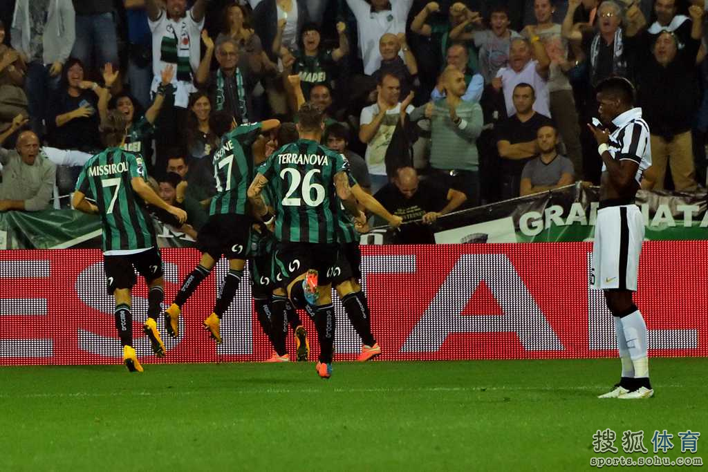  萨索洛七分钟三球闪击拉齐奥创纪录  